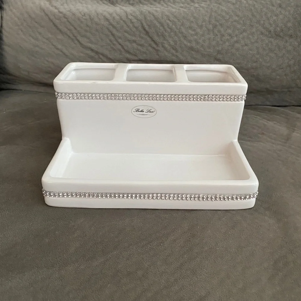 Bella lux bathroom organizer